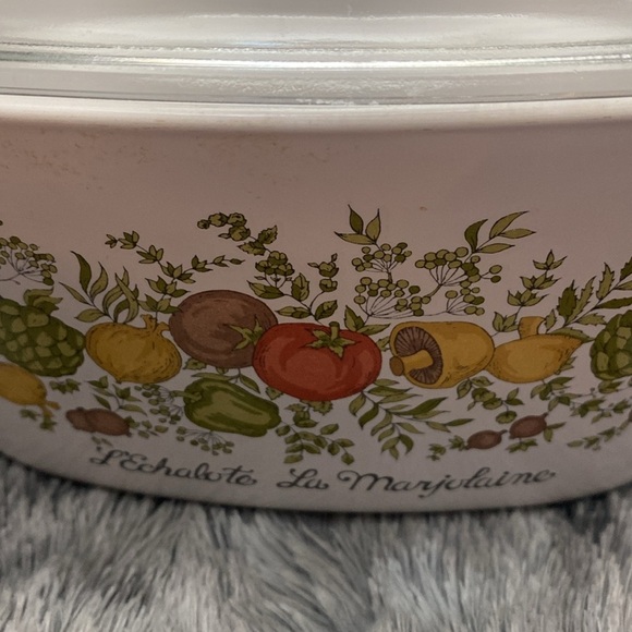 VINTAGE CORNING WARE A-3-B 3 QUART
CASSEROLE DISH W/ PYREX A9C LID-SPICE OF LIFE - Picture 11 of 16